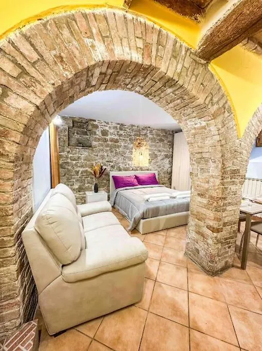 Centro Storico La Casa Di Pietra Con Netflix Appartamento Perugia